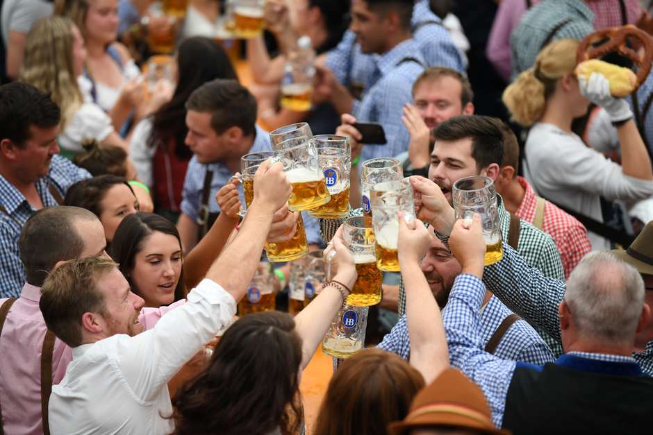 Oktoberfest, a maior festa de cerveja do mundo - JN