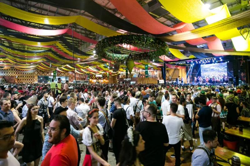 RexturAdvance reúne agentes de SC na Oktoberfest Blumenau