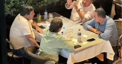 Vereadores de Blumenau almoçam juntos após reviravolta política envolvendo Mário Hildebrandt e Egídio Ferrari