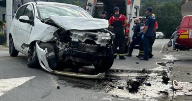 Motorista sob suspeita de embriaguez provoca grave acidente em Blumenau