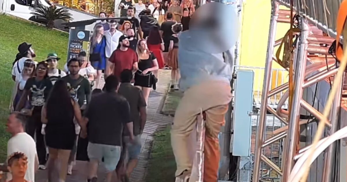 VÍDEO: Homem tenta pular grade para entrar na Oktoberfest Blumenau e é detido por segurança
