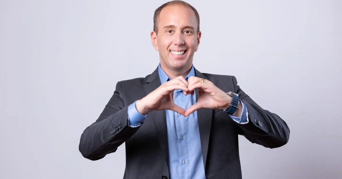 Prefeito ‘tiktoker’ de Sorocaba é afastado do cargo em operação da PF que investiga fraudes na saúde pública