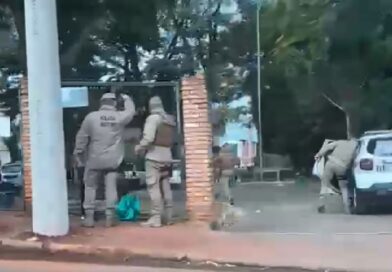 URGENTE: Briga dentro de escola termina com estudante esfaqueado em Chapecó