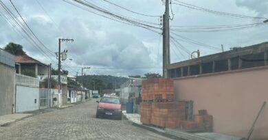Mulher é brutalmente agredida enquanto amamentava bebê em Blumenau