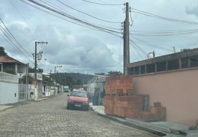 Mulher é brutalmente agredida enquanto amamentava bebê em Blumenau