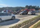 Grave acidente na BR-470 deixa motociclista e passageira feridos em Blumenau