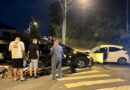 Colisão entre dois carros deixa mulher ferida no bairro Escola Agrícola, em Blumenau