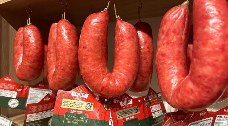 Governo de SC revoga norma da União que alterava receita da Linguiça Blumenau