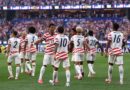Estados Unidos goleiam e Canadá tropeça na estreia da Copa
