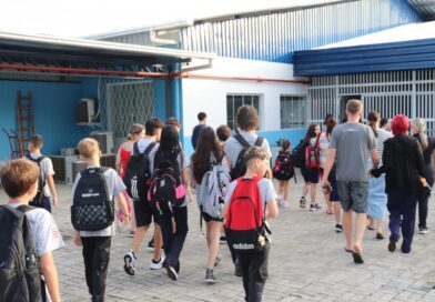 Estudantes da rede municipal de Blumenau retornam às aulas nesta segunda-feira (3)