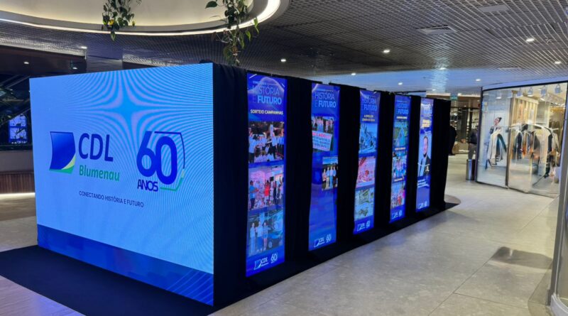 CDL Blumenau celebra 60 anos de trajetória com exposição que conecta história e futuro