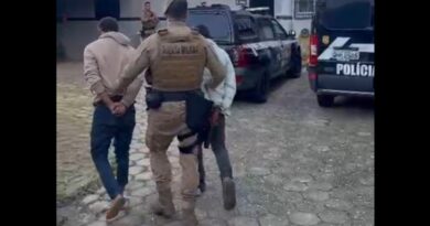 Homem é preso por tráfico de drogas durante abordagem da PM em Balneário Camboriú