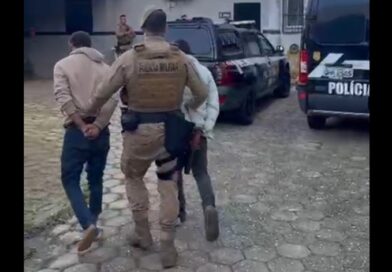 Homem é preso por tráfico de drogas durante abordagem da PM em Balneário Camboriú