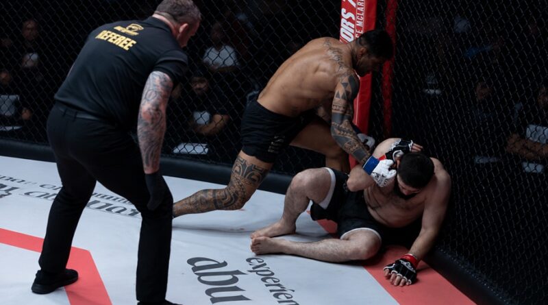 Blumenauense vence luta de MMA por nocaute e fica mais perto do UFC