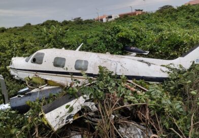 Avião cai próximo ao Aeroporto de Navegantes e deixa duas pessoas gravemente feridas