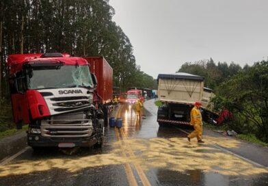 Colisão entre caminhões deixa dois motoristas feridos na BR-280