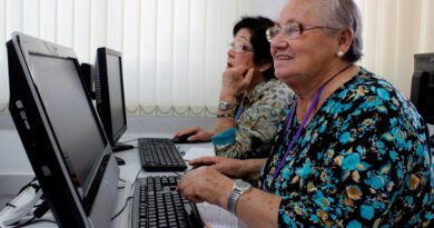 Programa gratuito de inclusão digital para idosos abre nova turma em Blumenau