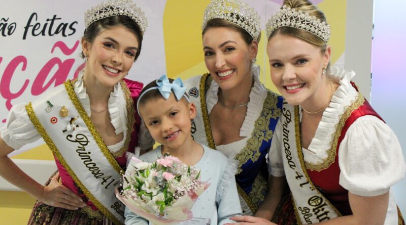 Aos 7 anos, Helena marca o fim de tratamento oncológico com visita da realeza da Oktoberfest