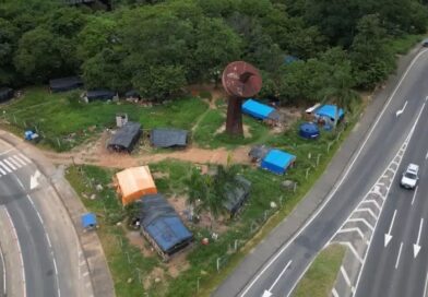 Celesc liga energia em acampamento indígena às margens da Via Expressa em Blumenau