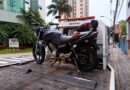 Moto com 72 infrações e R$ 17 mil em dívidas é apreendida em Blumenau