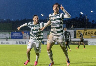 Debaixo de chuva, Metropolitano vence Clássico do Chope pela Copa Santa Catarina