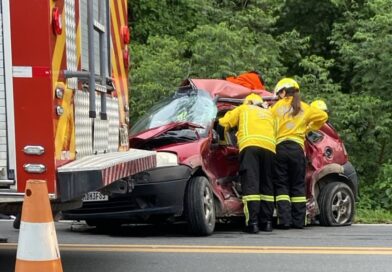 Colisão entre caminhão e carro deixa motorista morto na BR-470 em Rio do Sul