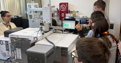 Estudantes investigam os impactos do uso de cigarros eletrônicos entre adolescentes