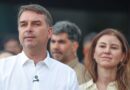 Flávio Bolsonaro afirma ter sido intimado a entregar passaportes à PF