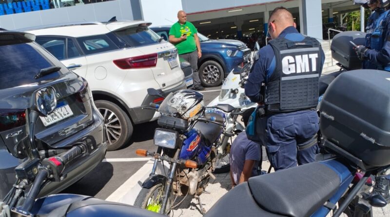 Guarda Municipal recupera motocicleta furtada durante a Oktoberfest em Blumenau