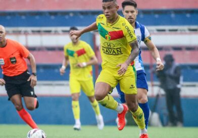 Brusque empata com o Paysandu e fica sem acesso à Série B após jogo suspenso por problemas de segurança